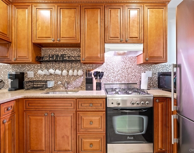 49 Canoe Place Road - Photo Thumbnail 2