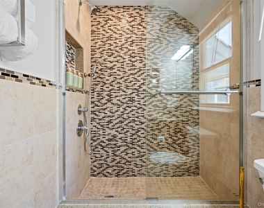 49 Canoe Place Road - Photo Thumbnail 6