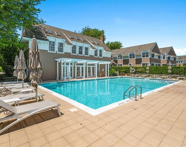 49 Canoe Place Road - Photo Thumbnail 10
