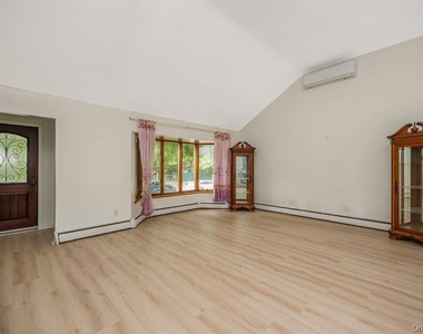 6 Village Drive - Photo Thumbnail 4