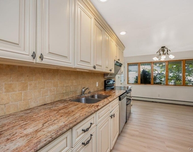 6 Village Drive - Photo Thumbnail 12