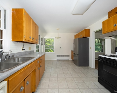 2108-2110 New Hackensack Road - Photo Thumbnail 4
