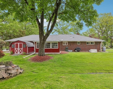 57 Edgewood Drive - Photo Thumbnail 15