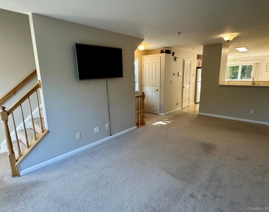 25 Fairways Drive - Photo Thumbnail 14