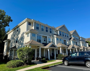 25 Fairways Drive - Photo Thumbnail 2