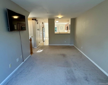 25 Fairways Drive - Photo Thumbnail 15