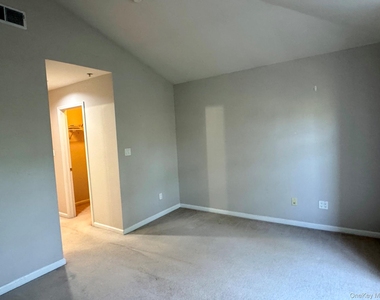 25 Fairways Drive - Photo Thumbnail 19