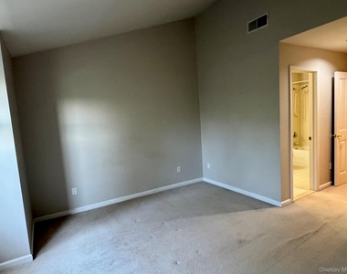 25 Fairways Drive - Photo Thumbnail 20