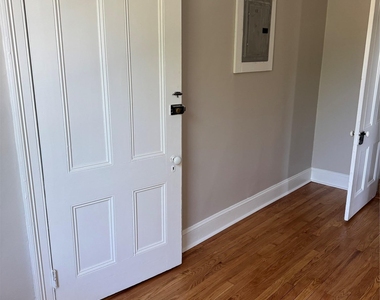 24 Oakland Avenue - Photo Thumbnail 4