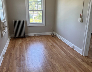 24 Oakland Avenue - Photo Thumbnail 2