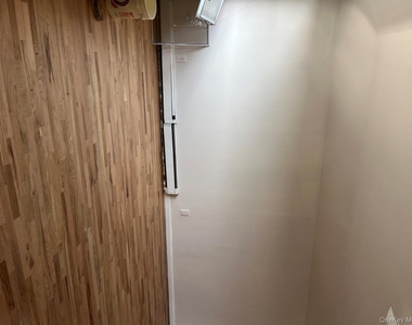 132-54 59th Avenue - Photo Thumbnail 3