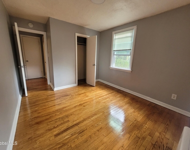 147 Eagle Street - Photo Thumbnail 7