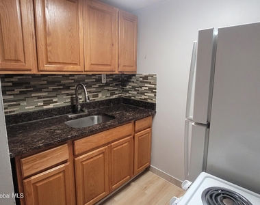 147 Eagle Street - Photo Thumbnail 1