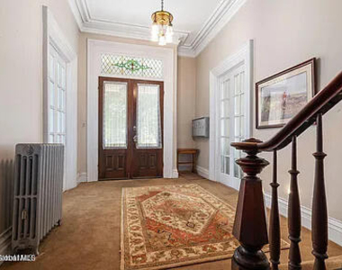 143 Caroline Street - Photo Thumbnail 3