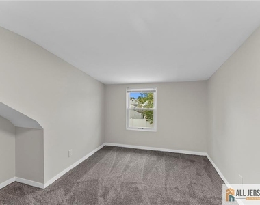 226 Bergen Street - Photo Thumbnail 13