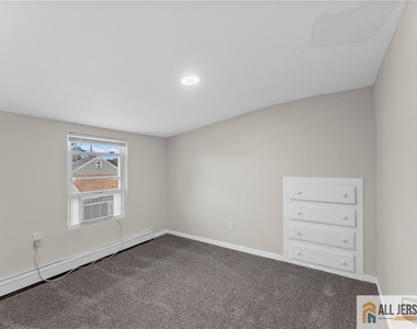 226 Bergen Street - Photo Thumbnail 15