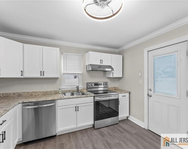 226 Bergen Street - Photo Thumbnail 10