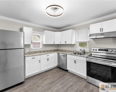 226 Bergen Street - Photo Thumbnail 9