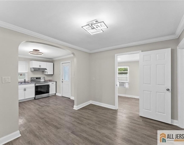 226 Bergen Street - Photo Thumbnail 8