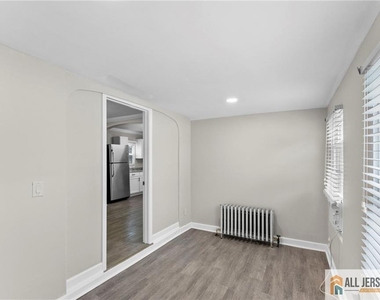 226 Bergen Street - Photo Thumbnail 11