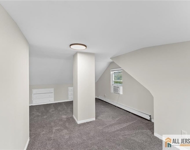 226 Bergen Street - Photo Thumbnail 14