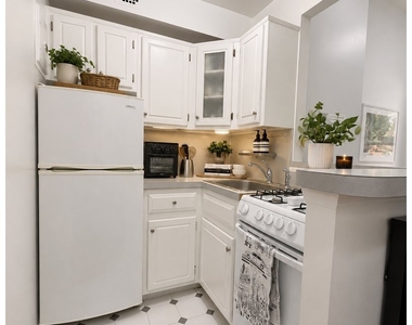 112 W 73rd Street - Photo Thumbnail 3