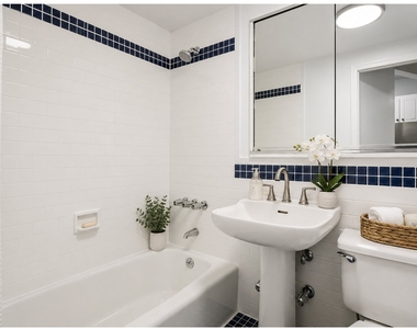 112 W 73rd Street - Photo Thumbnail 5