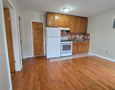 754 Park Place - Photo Thumbnail 2