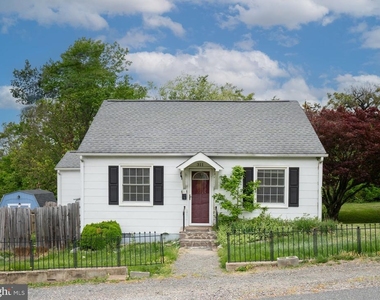311 Colonial Avenue - Photo Thumbnail 1
