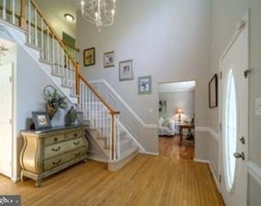 391 Windermere Drive - Photo Thumbnail 5