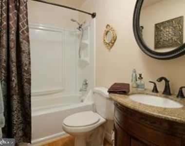 391 Windermere Drive - Photo Thumbnail 21