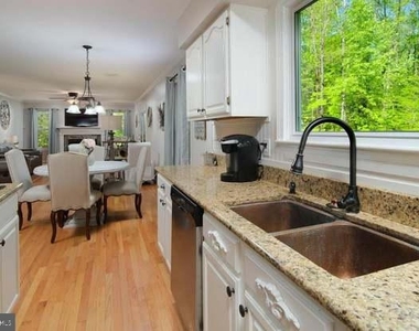 391 Windermere Drive - Photo Thumbnail 24