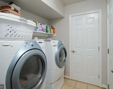 391 Windermere Drive - Photo Thumbnail 27