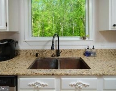391 Windermere Drive - Photo Thumbnail 7