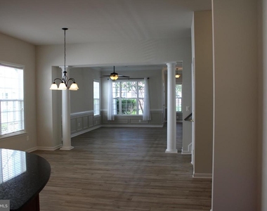 7412 Lees Command Boulevard - Photo Thumbnail 12