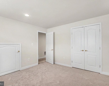 6080 Ticket Way - Photo Thumbnail 18