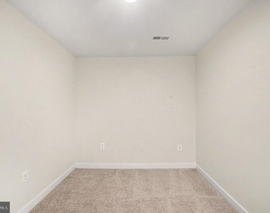 6080 Ticket Way - Photo Thumbnail 24