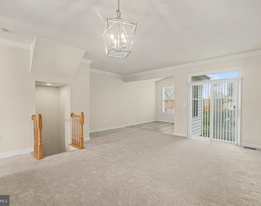 6080 Ticket Way - Photo Thumbnail 7