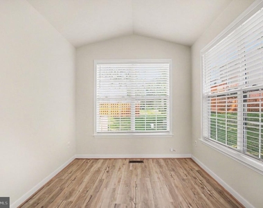 6080 Ticket Way - Photo Thumbnail 9