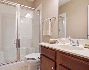 5520 Gracelyn Court - Photo Thumbnail 20