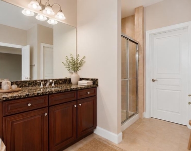 5520 Gracelyn Court - Photo Thumbnail 11
