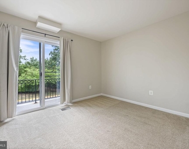 15555 John Diskin Circle - Photo Thumbnail 13