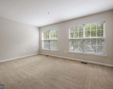 15555 John Diskin Circle - Photo Thumbnail 8