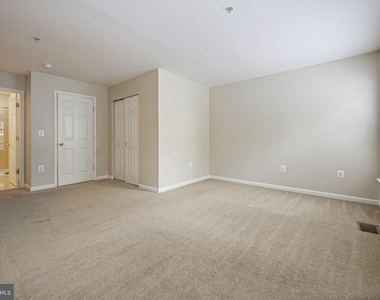 15555 John Diskin Circle - Photo Thumbnail 9