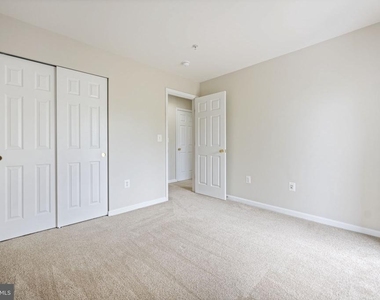 15555 John Diskin Circle - Photo Thumbnail 14