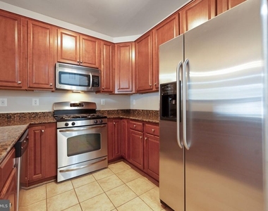 15555 John Diskin Circle - Photo Thumbnail 4