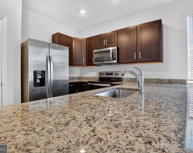 184 College Drive - Photo Thumbnail 10