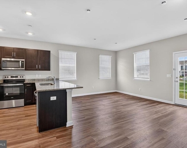 184 College Drive - Photo Thumbnail 12