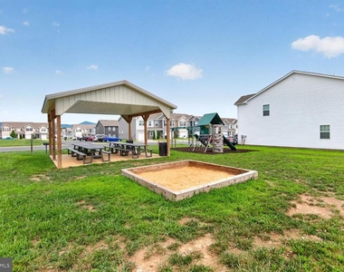 184 College Drive - Photo Thumbnail 37