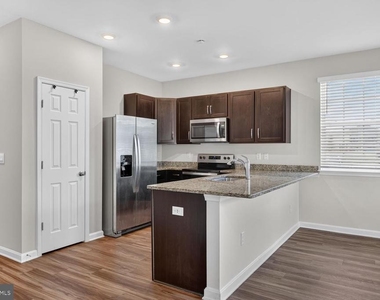 184 College Drive - Photo Thumbnail 6